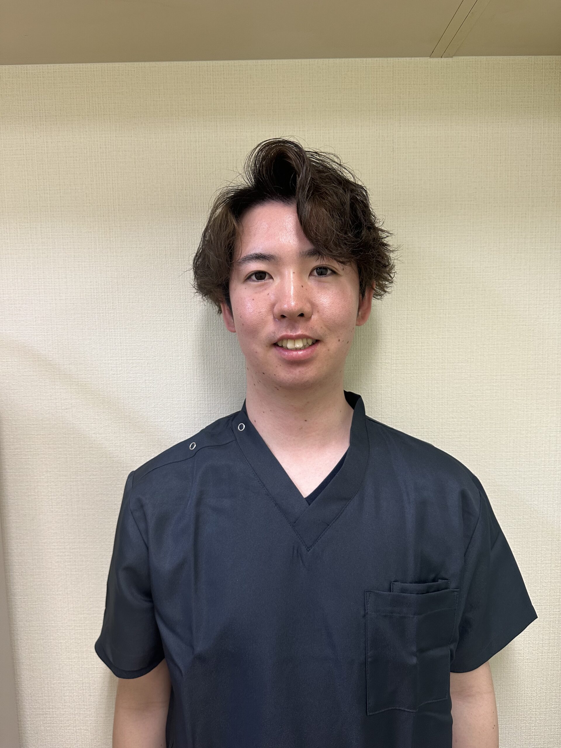 スタッフの顔写真